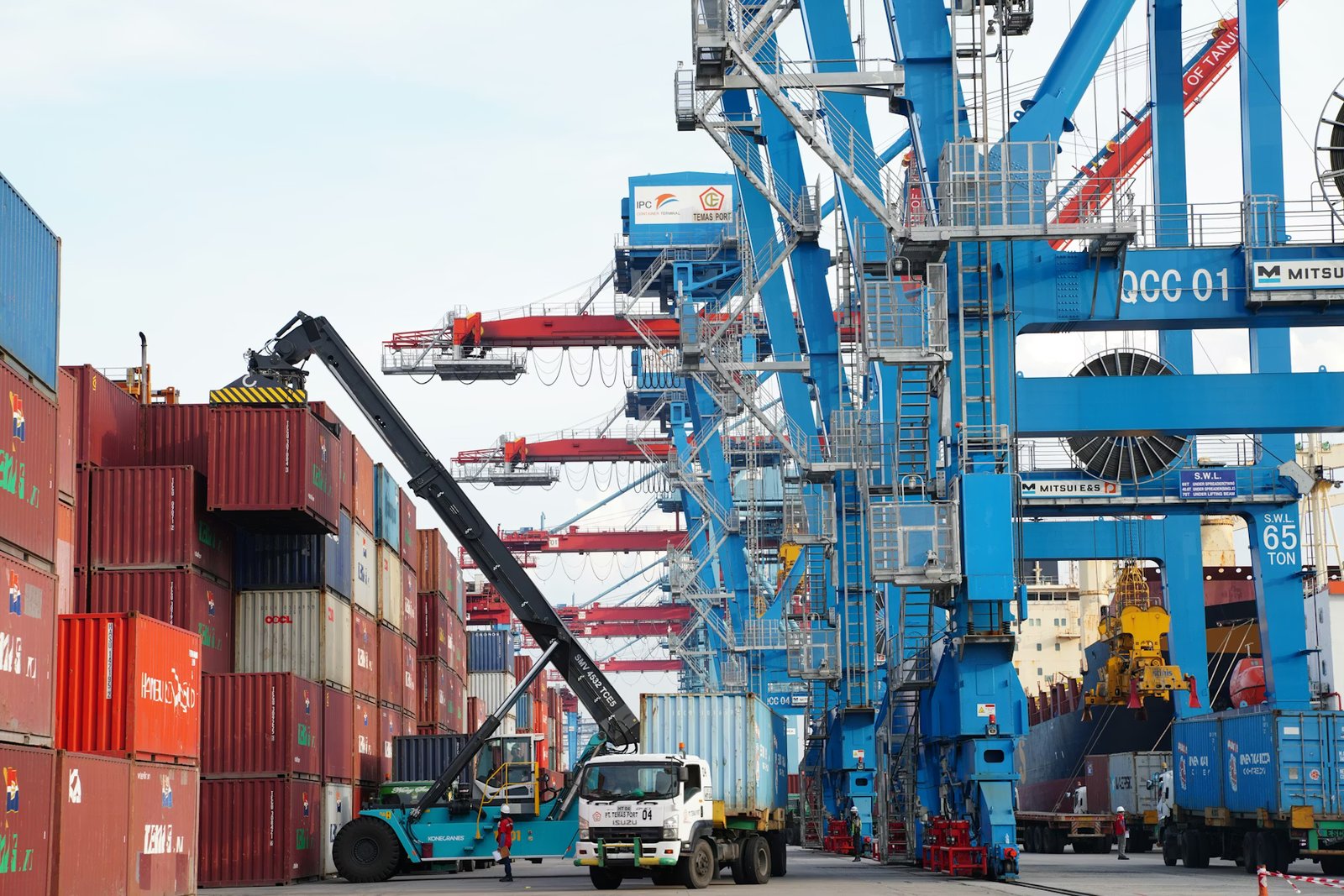 Container ship loading operations at port